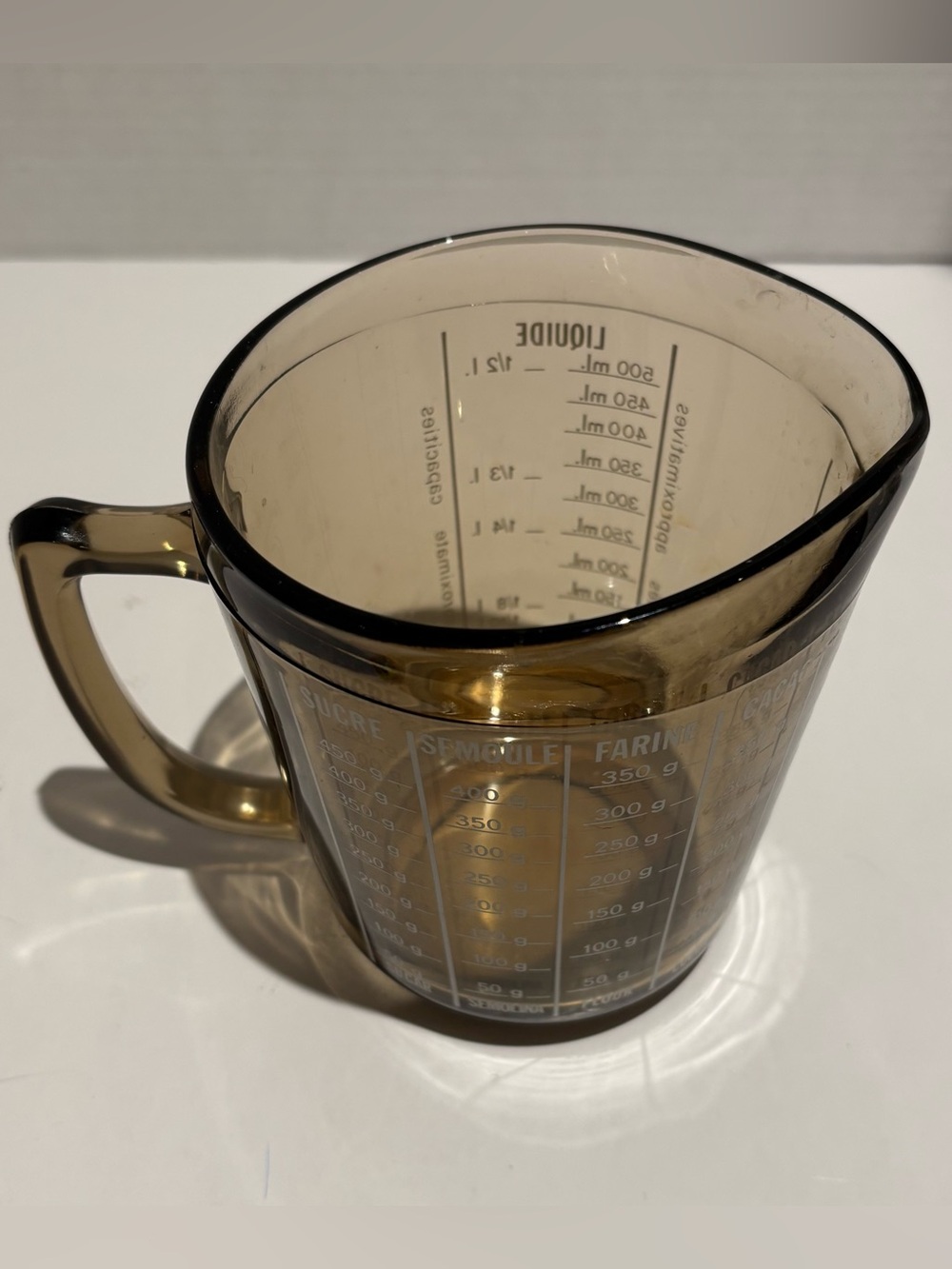 ARCOPAL FRANCE Smoked Glass Measuring Cup 500ml 1 Pint Retro Vintage 1980s